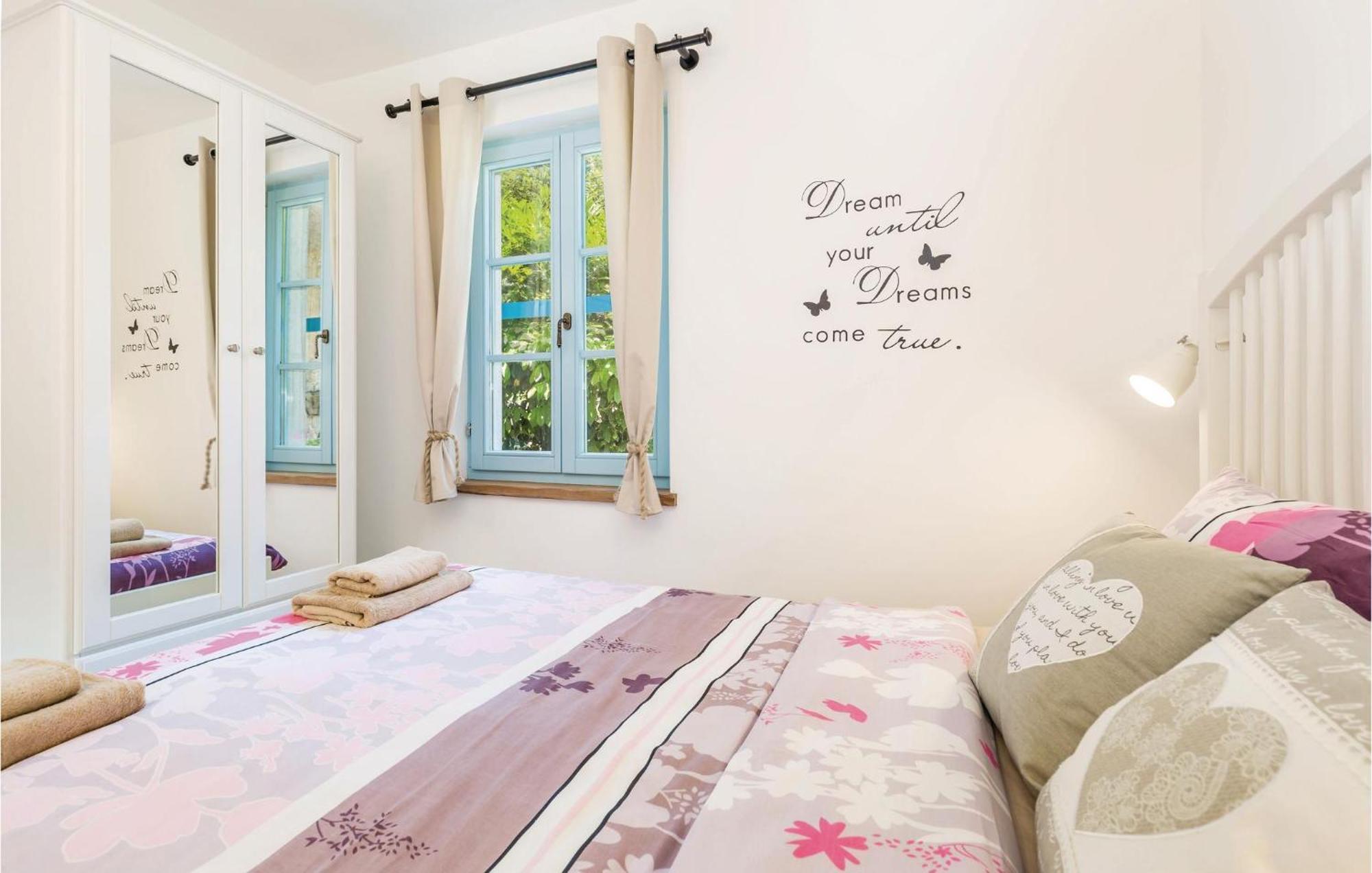 Stunning Home In Jurdani With Wifi Mucici Exteriör bild