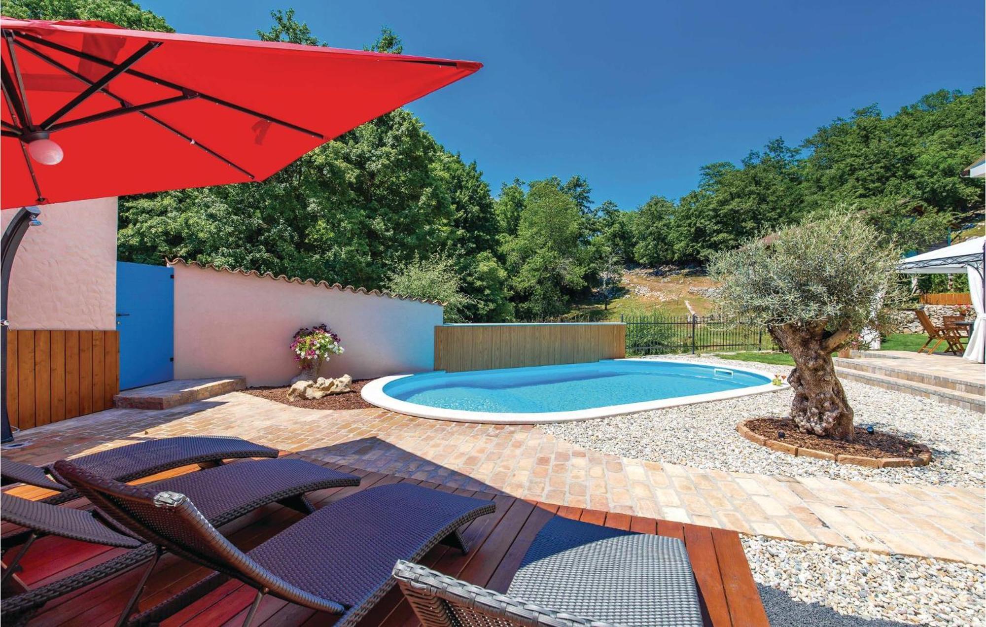 Stunning Home In Jurdani With Wifi Mucici Exteriör bild
